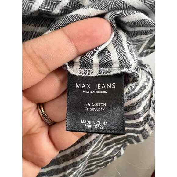 Max Jeans Grey and White Striped Top Size Medium - Picture 3 of 4